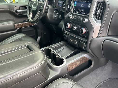 Used 2019 GMC Sierra 1500 Denali w/ Denali Ultimate Package AWD/4WD image 16