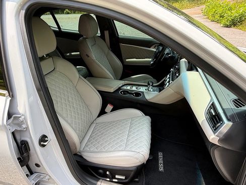 Used 2023 Genesis G70 3.3T w/ Sport Prestige Package RWD image 20