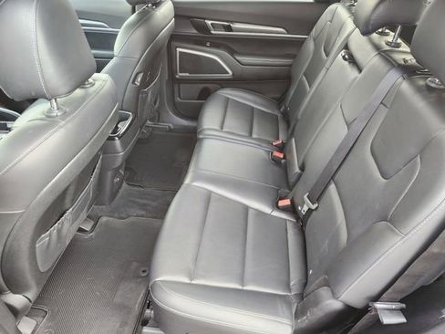 Used 2020 Kia Telluride LX image 24