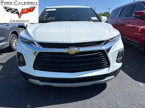 Used 2019 Chevrolet Blazer LT FWD image 2
