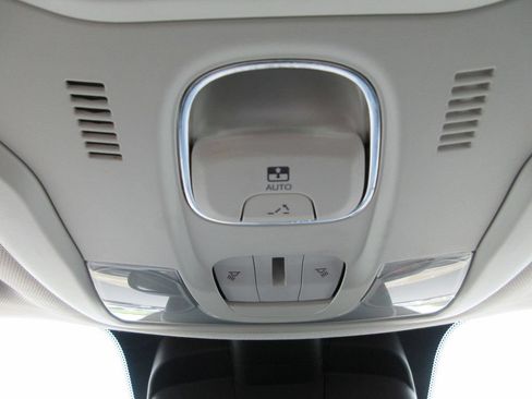 Used 2016 Jeep Renegade 75th Anniversary AWD/4WD image 31