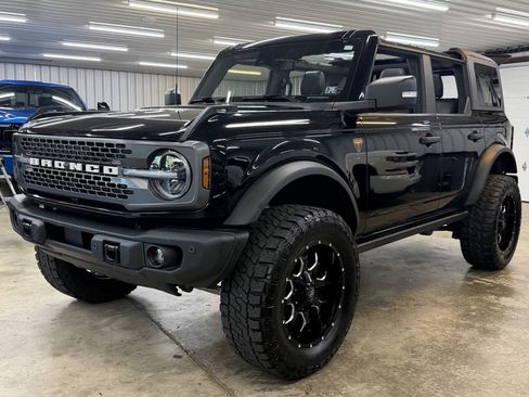 Used 2023 Ford Bronco Badlands AWD/4WD image 4