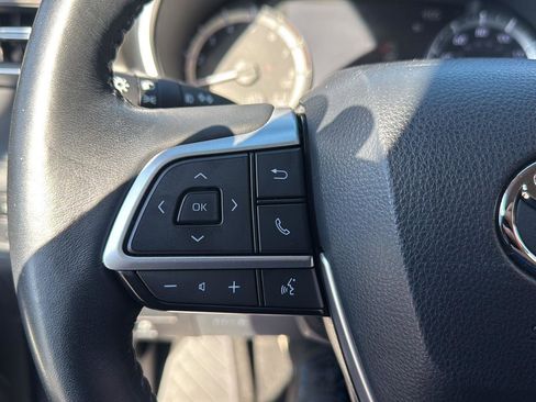 Used 2023 Toyota Highlander XLE image 24