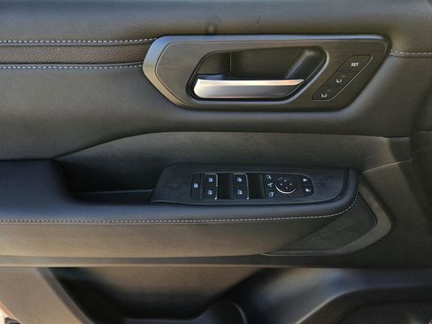 New 2026 Nissan Armada SL w/ Captain's Chari Seat Package image 12