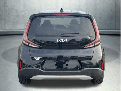 Used 2023 Kia Soul LX image 10