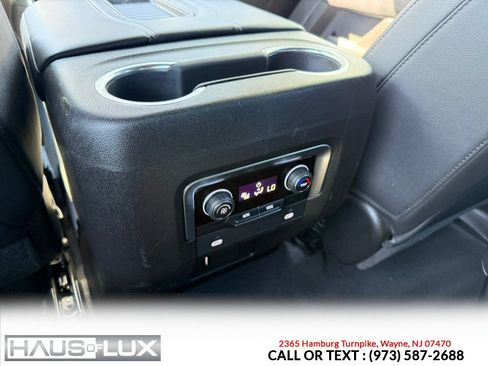 Used 2021 Chevrolet Suburban LT AWD/4WD image 24