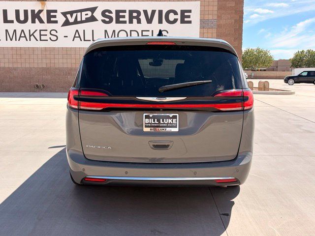 Certified 2025 Chrysler Pacifica Select FWD image 6