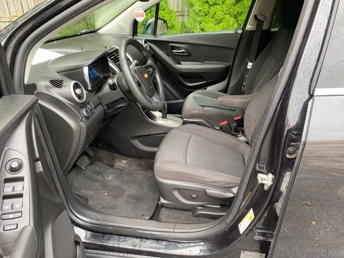 Used 2016 Chevrolet Trax LT w/ LPO, Cargo Package FWD image 9