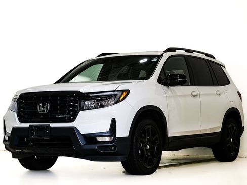 Used 2025 Honda Passport Black Edition image 3