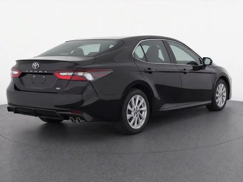 Used 2023 Toyota Camry SE FWD image 4