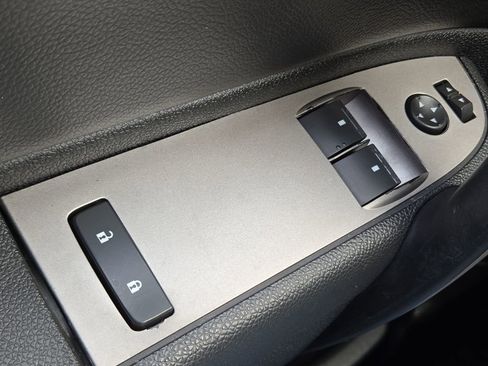 Used 2010 GMC Sierra 1500 SLE w/ SLE Preferred Package image 29