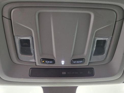 Certified 2020 Chevrolet Silverado 1500 Custom w/ Custom Convenience Package AWD/4WD image 18