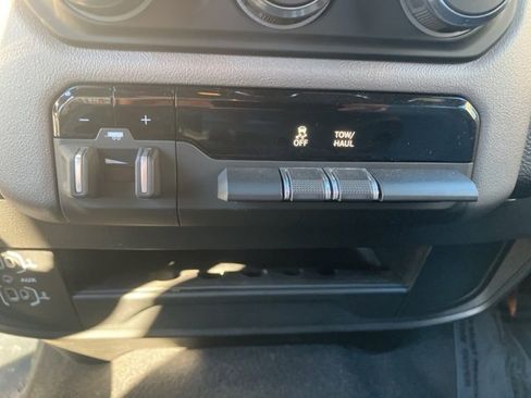 Used 2024 RAM 2500 Big Horn w/ Bed Utility Group image 17