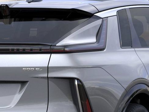 New 2026 Cadillac Lyriq Luxury AWD/4WD image 11