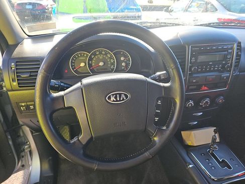 Used 2008 Kia Sorento 2WD image 3