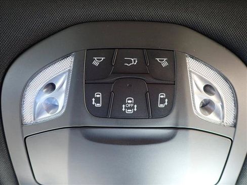 New 2027 Chrysler Pacifica Limited AWD/4WD image 24