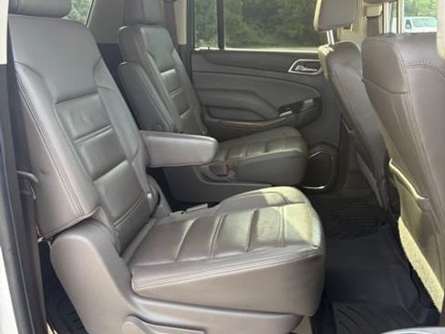 Used 2020 GMC Yukon XL Denali w/ Open Road Package RWD image 17
