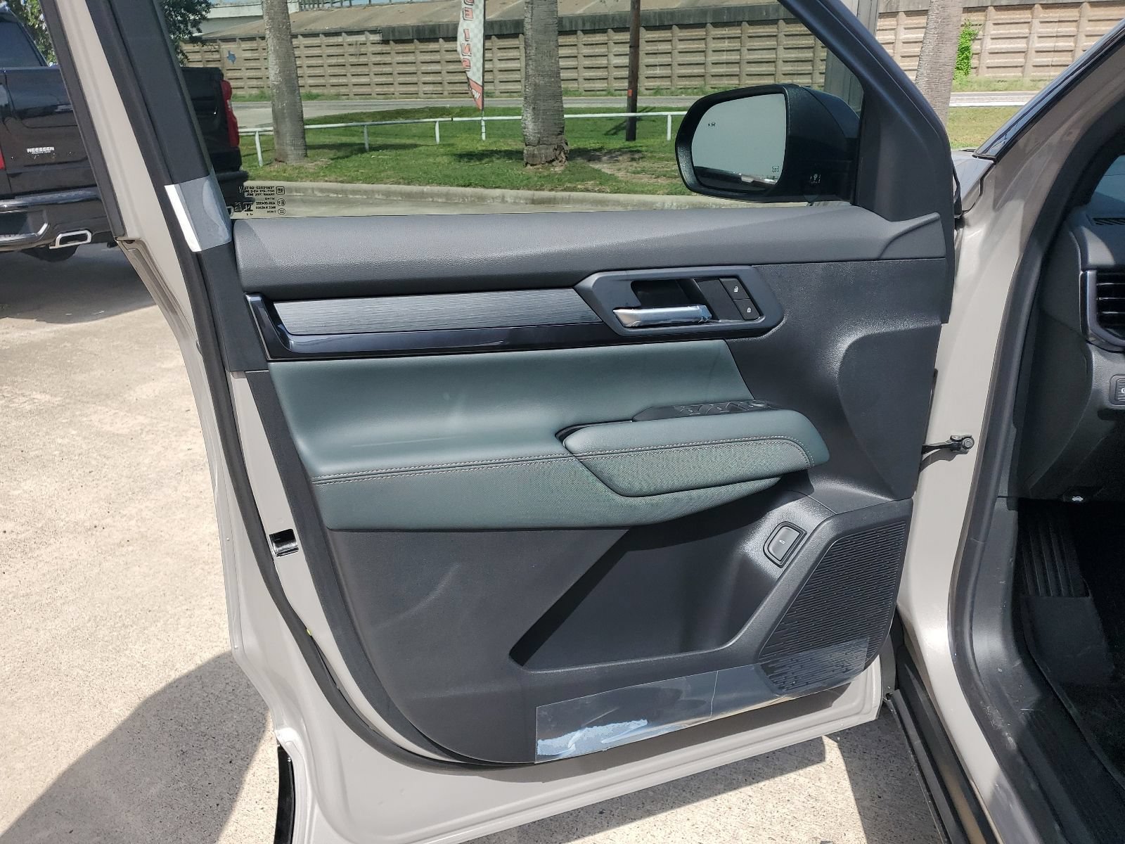 New 2027 GMC Terrain AT4 w/ LPO, Floor Liner Package AWD/4WD image 16