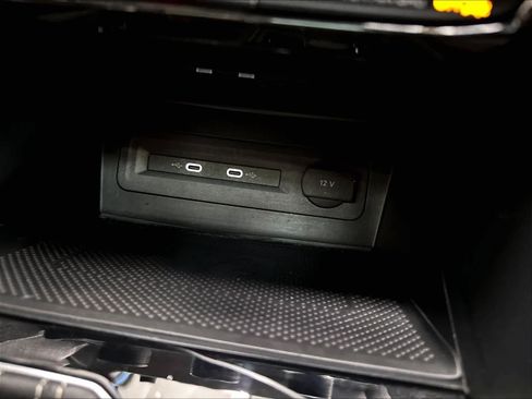 Used 2023 Volkswagen Atlas Cross Sport SEL R-Line AWD/4WD image 19