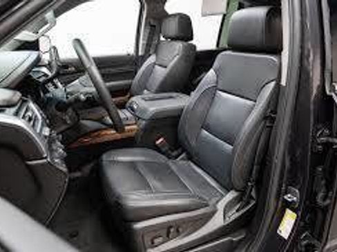 Used 2018 Chevrolet Suburban Premier image 4