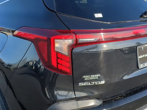 Certified 2024 Kia Seltos S image 11
