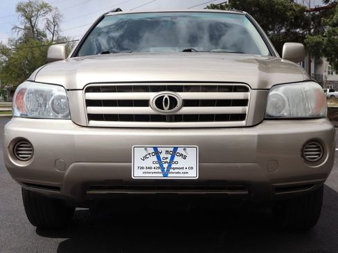 Used 2005 Toyota Highlander 2WD V6 w/ 3rd Row image 13