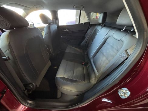 Used 2025 Chevrolet Trax LT image 25