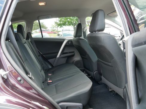 Used 2018 Toyota RAV4 LE w/ All Weather Liner Package AWD/4WD image 18