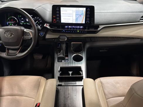 Used 2024 Toyota Sienna Limited AWD/4WD image 22