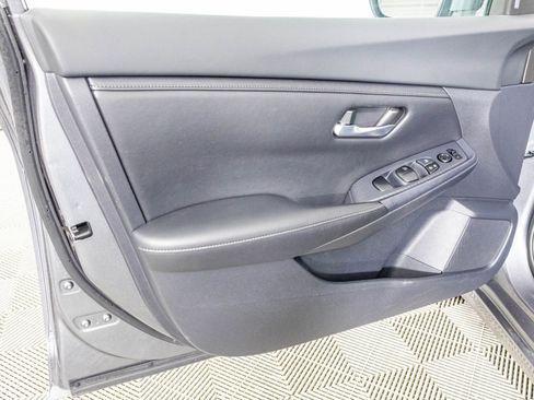 Used 2020 Nissan Sentra S image 33