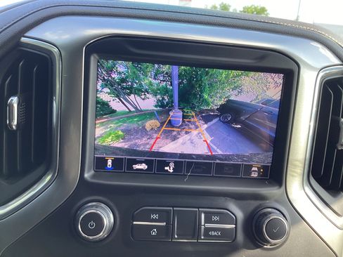 Used 2020 Chevrolet Silverado 1500 LT Trail Boss AWD/4WD image 9