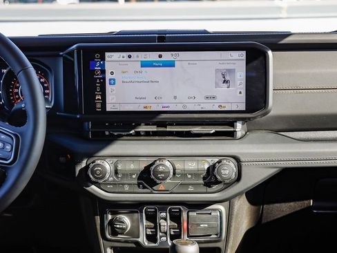 New 2025 Jeep Gladiator Sport w/ Premium Package image 14