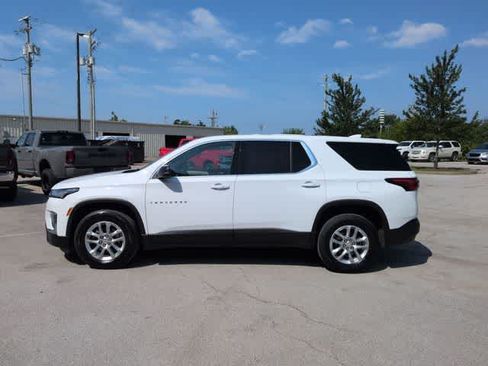 Used 2023 Chevrolet Traverse LS FWD image 5