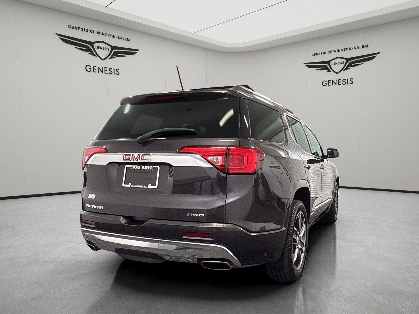 Used 2018 GMC Acadia Denali w/ Technology Package AWD/4WD image 5