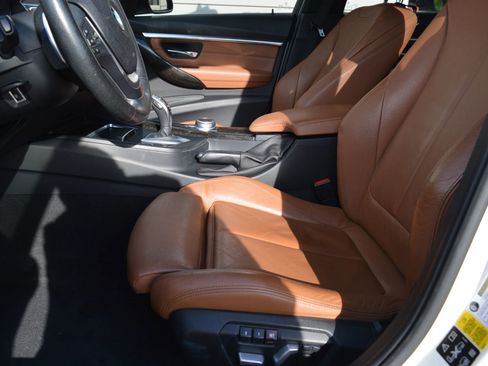 Used 2017 BMW 330i xDrive Sedan image 12