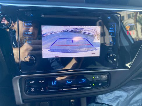 Used 2019 Toyota Corolla LE FWD image 15