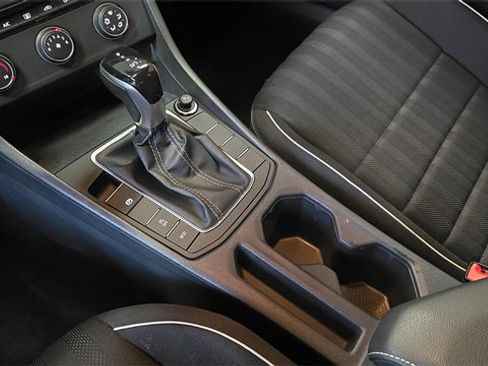 Used 2022 Volkswagen Jetta Sport image 24