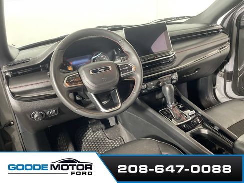 Used 2024 Jeep Compass Trailhawk AWD/4WD image 8