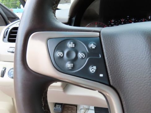 Used 2015 GMC Yukon Denali w/ Premium Package AWD/4WD image 30