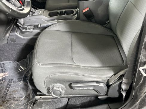 Used 2022 Jeep Gladiator Willys image 18