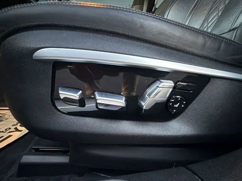 Used 2017 BMW 750i image 19