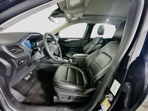 Used 2025 Ford Escape Platinum AWD/4WD image 13