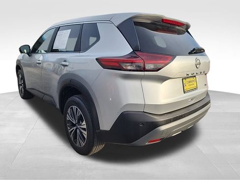 Used 2023 Nissan Rogue SV image 5