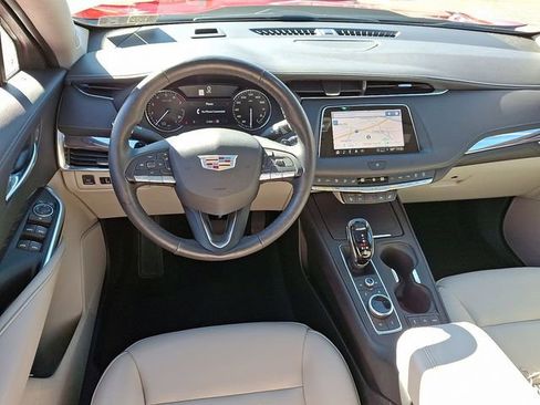 Certified 2021 Cadillac XT4 Luxury w/ Cold Weather Package image 13