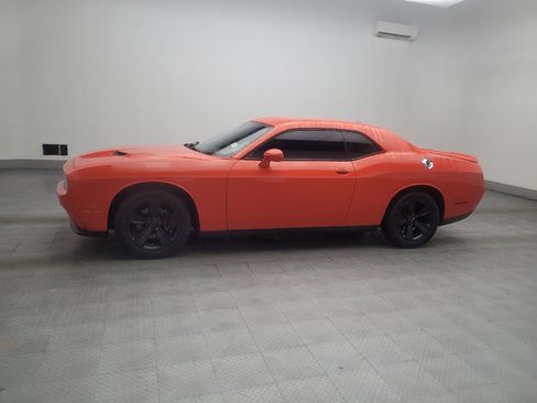 Used 2019 Dodge Challenger SXT RWD image 2