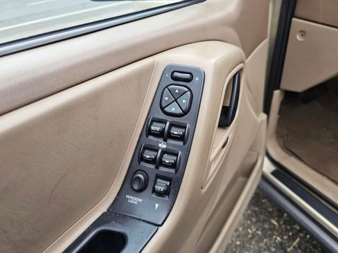 Used 2001 Jeep Grand Cherokee Laredo AWD/4WD image 23