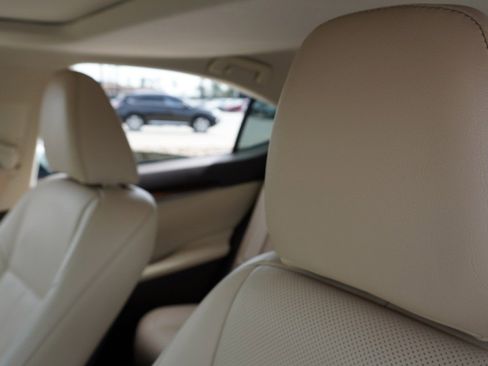 Used 2017 Lexus ES 350 w/ Luxury Package image 26