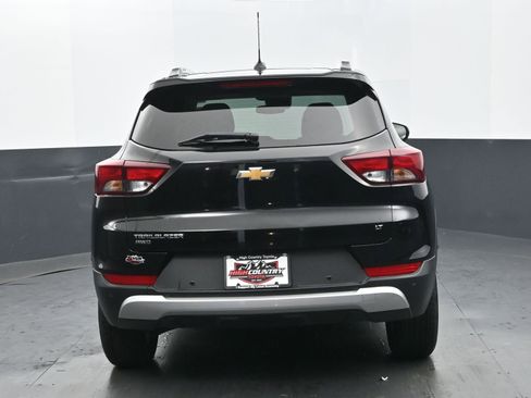 Used 2025 Chevrolet TrailBlazer LT w/ Driver Confidence Package image 5