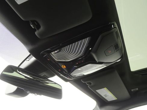 Used 2025 BMW 330i Sedan image 21