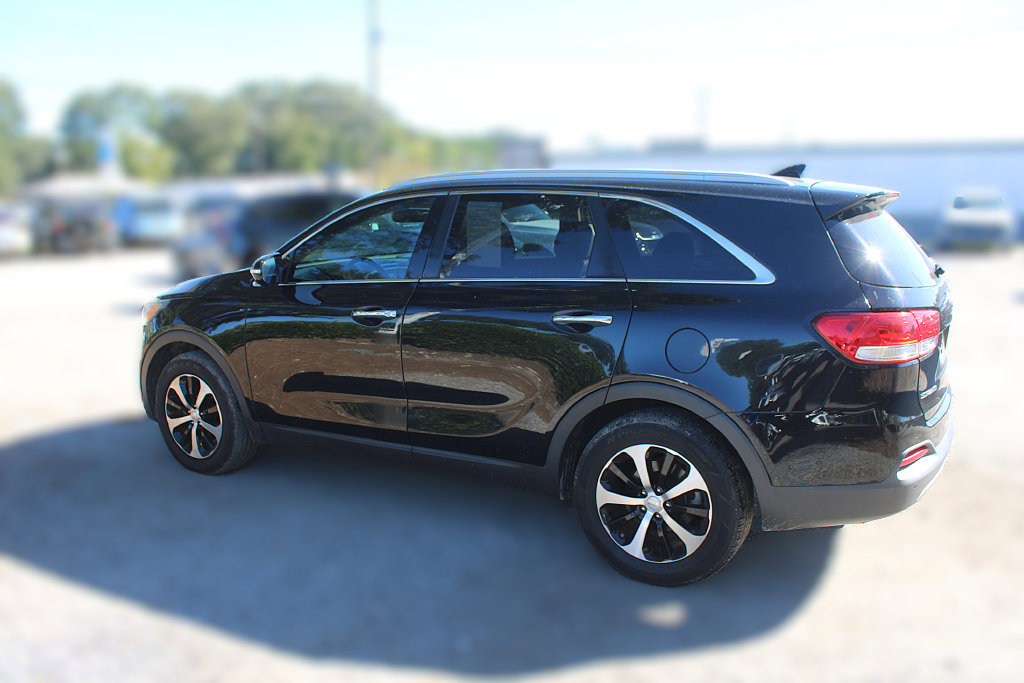 Used 2016 Kia Sorento EX FWD image 12